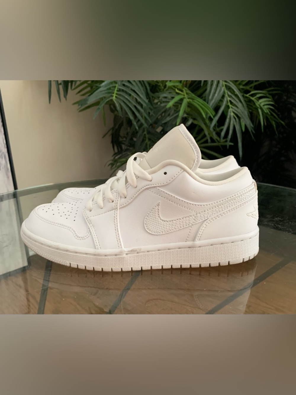 Nike air Jordan low triple white low AO944-111 White Leather Sneakers wm size 8
